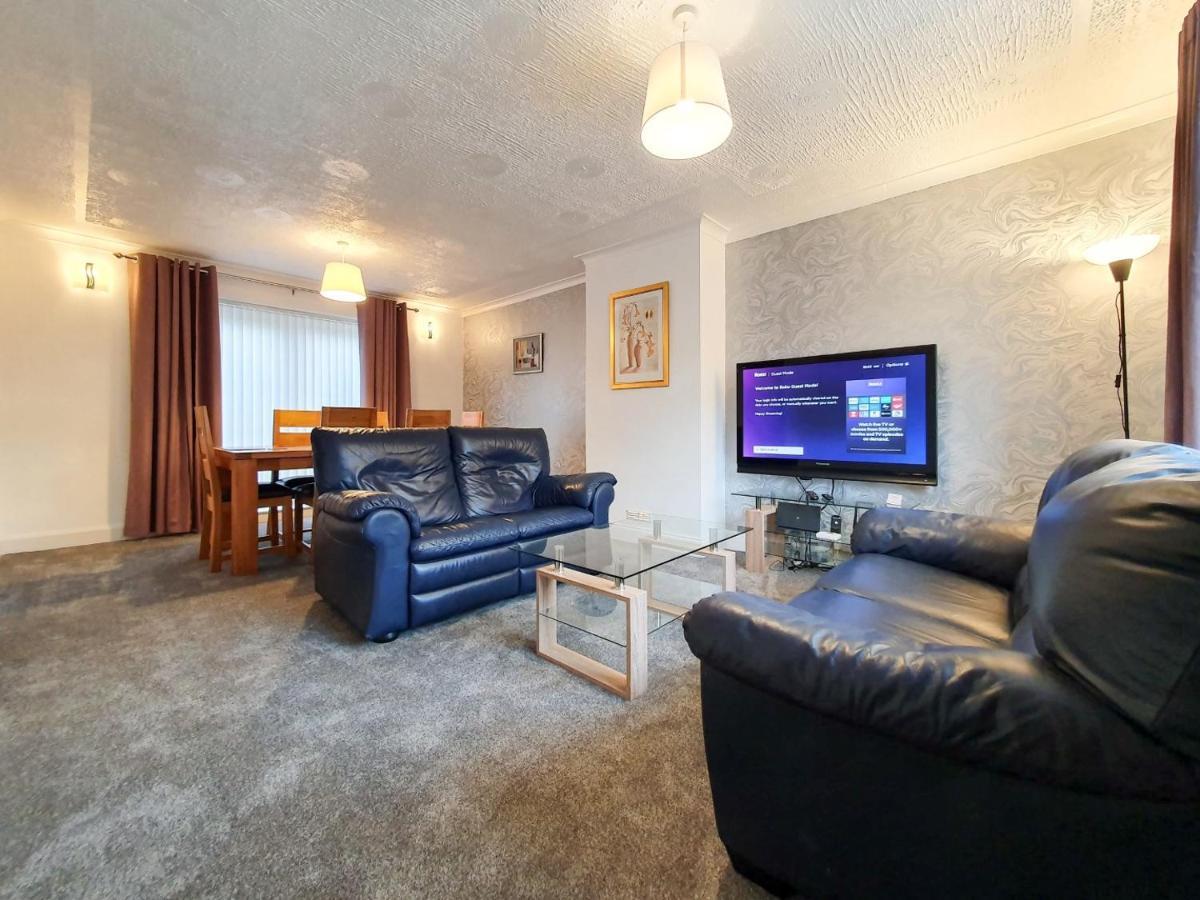 3 Bedroom House Amazon M90 Dunfermline Edinburgh Exterior photo